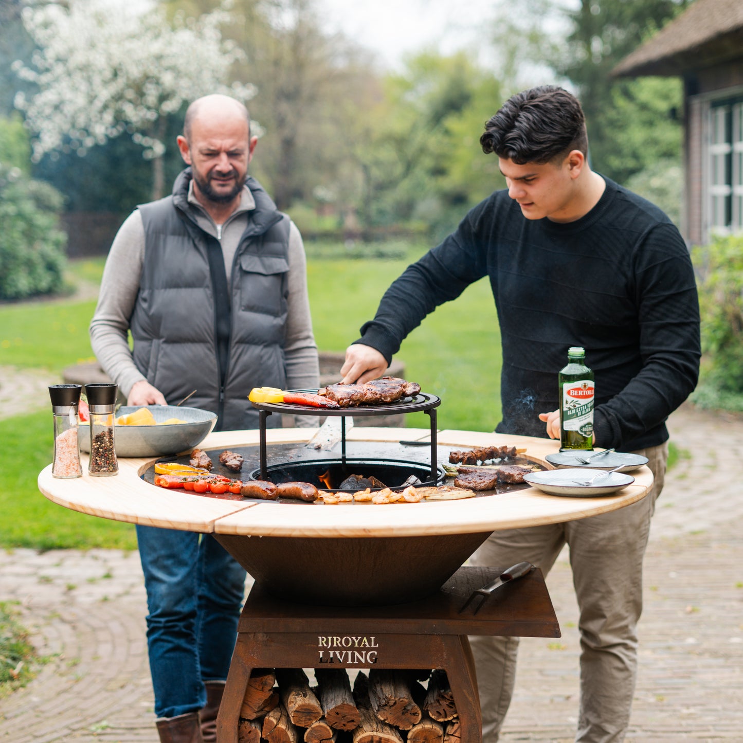 BBQ Plancha Grill Compañero XXL Acier Corten 2.0 - Avec entourage en bois Mesa