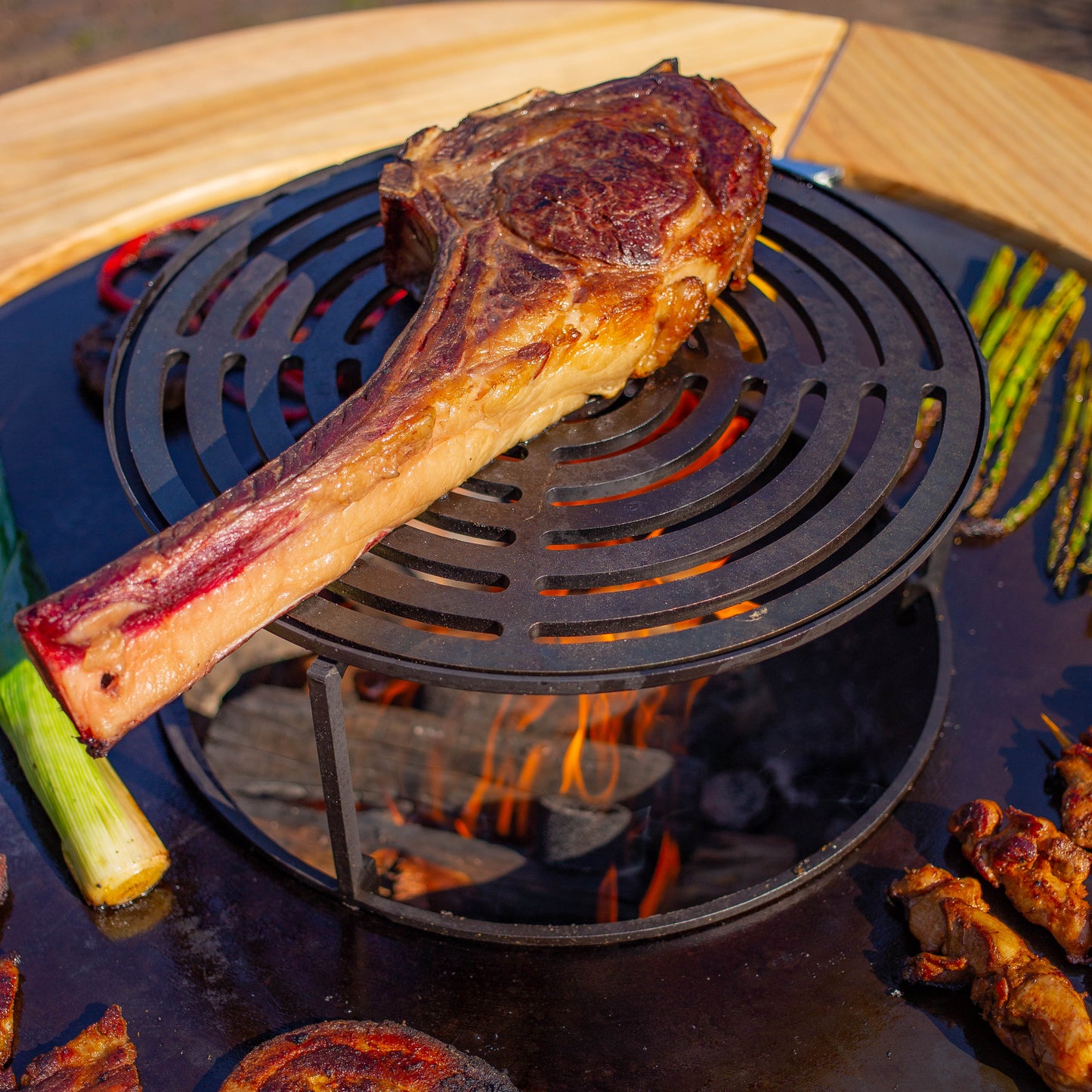 BBQ Plancha Grill Maestro Smokeless XXL Ø80cm Blackline – Plancha sans fumée avec entourage en bois Mesa