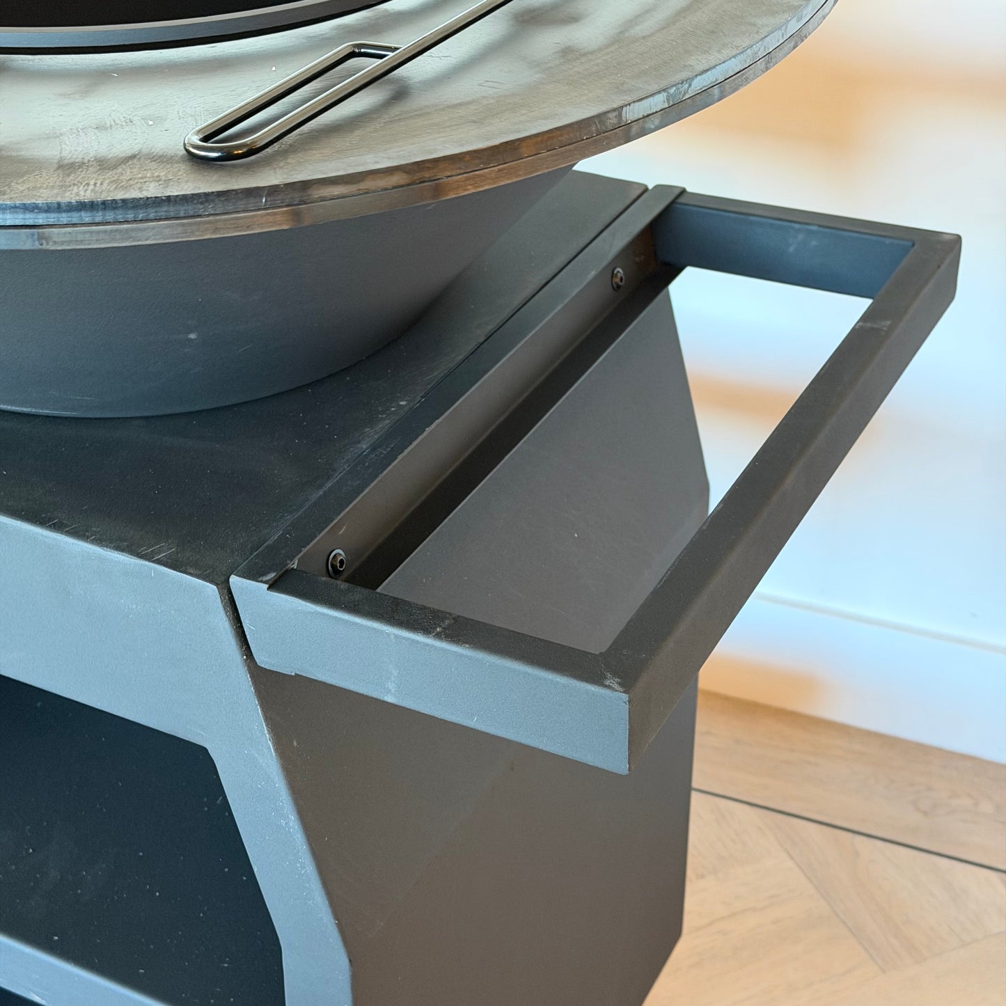 BBQ Plancha Grill Maestro Ø70cm Blackline - Avec grandes roues et compartiment à bois