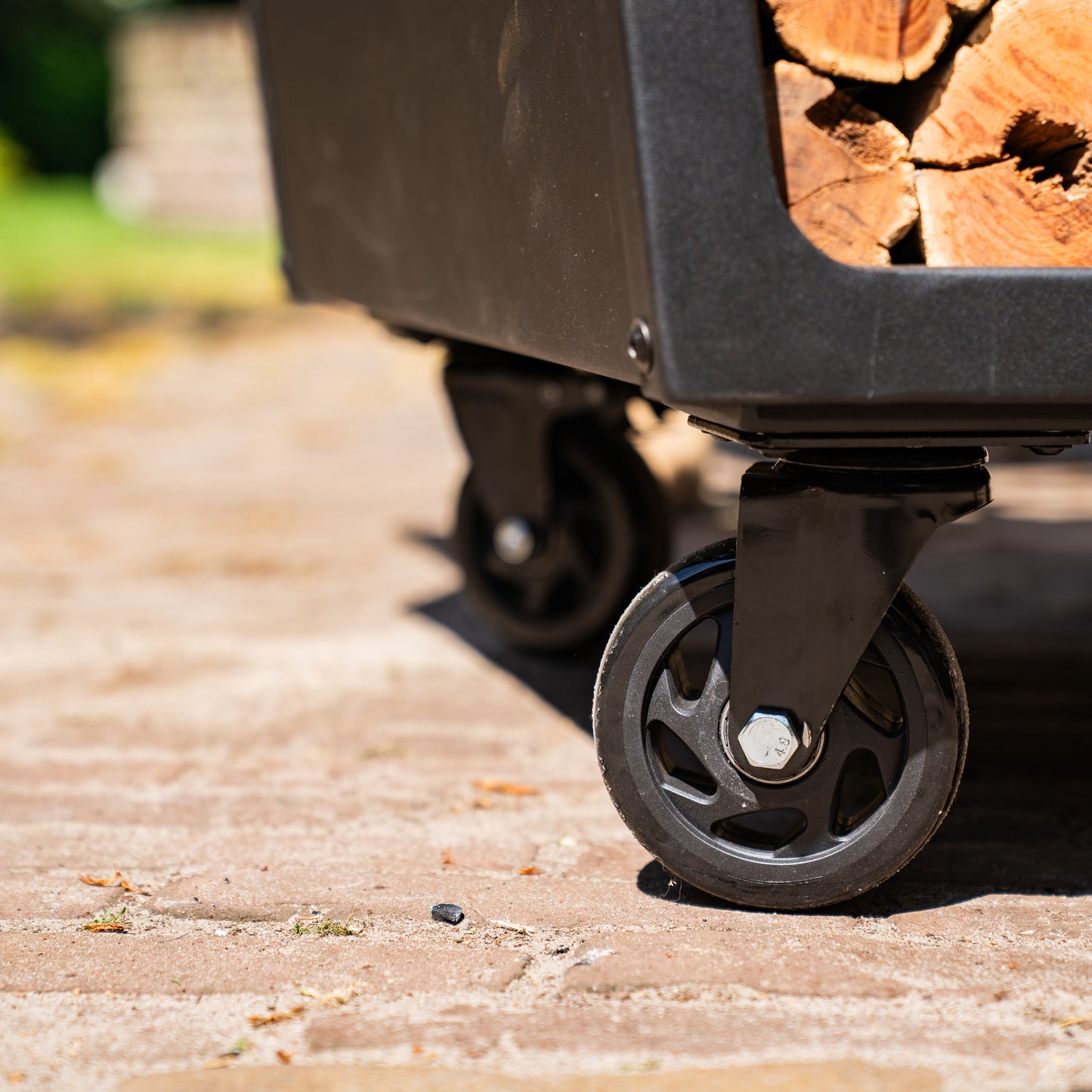 BBQ Plancha Grill Compañía - avec Housse de protection personnalisée et rangement bois 60Ø - Avec planche à découper