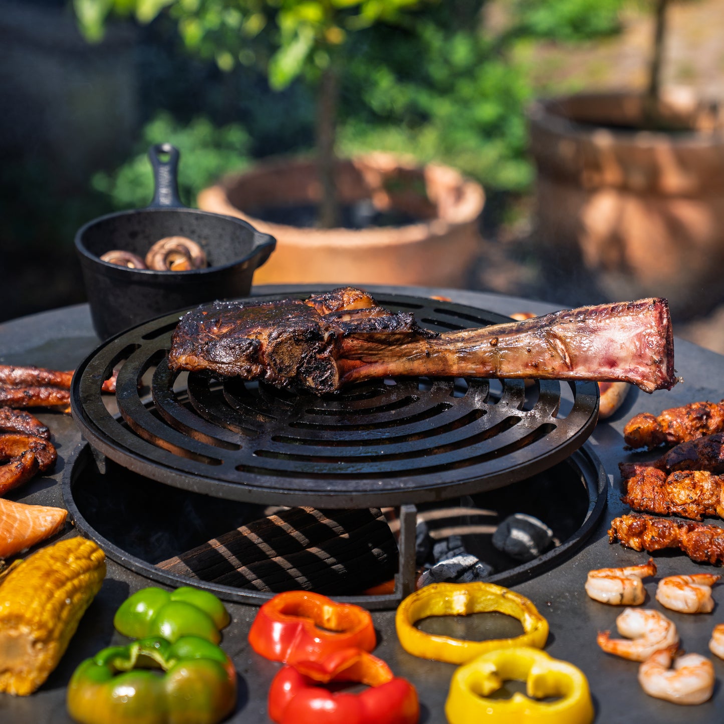 BBQ Plancha Grill Hermano XXL Acier Corten Blackline - Avec tisonnier et rangement pour le bois Ø80cm 8mm