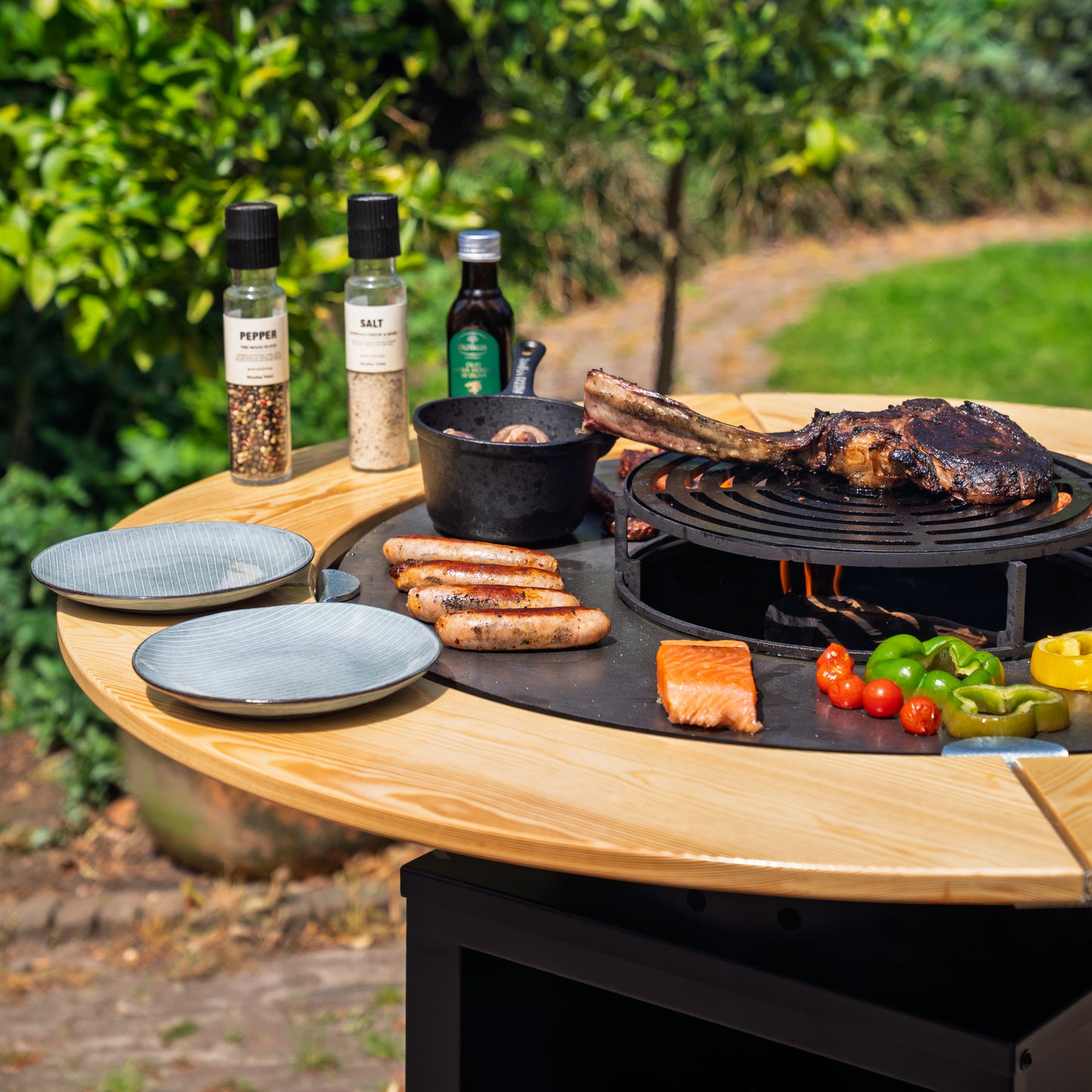 BBQ Plancha Grill Hermano XXL Blackline - Ø80cm 8mm Avec entourage en bois Mesa