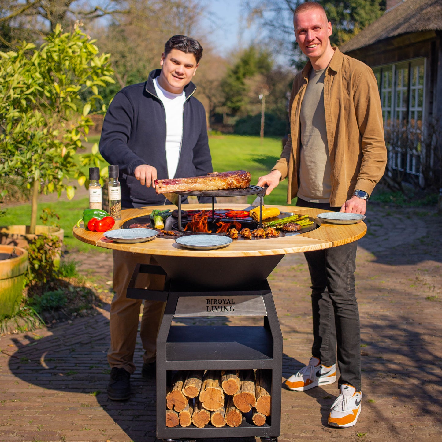 BBQ Plancha Grill Maestro Smokeless XXL Ø80cm Blackline – Plancha sans fumée avec entourage en bois Mesa