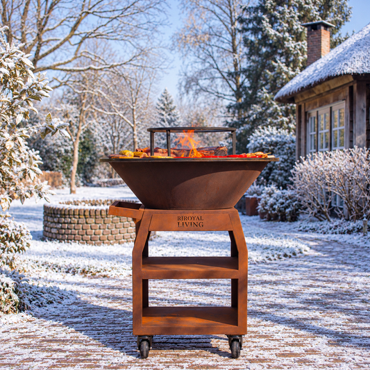 BBQ Plancha Grill Maestro Smokeless XXL Ø80 cm en acier corten - Plancha sans fumée — ambiance hivernale
